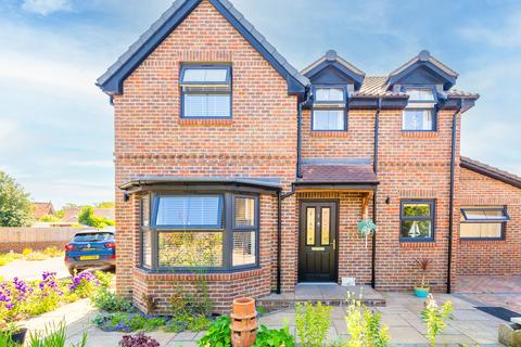 5 bedroom detached house to rent - Barrington Close, East Cowes