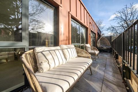 undefined, Rushden Close, London