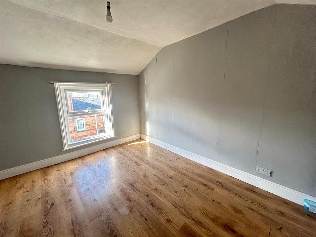Bedroom 4.jpg