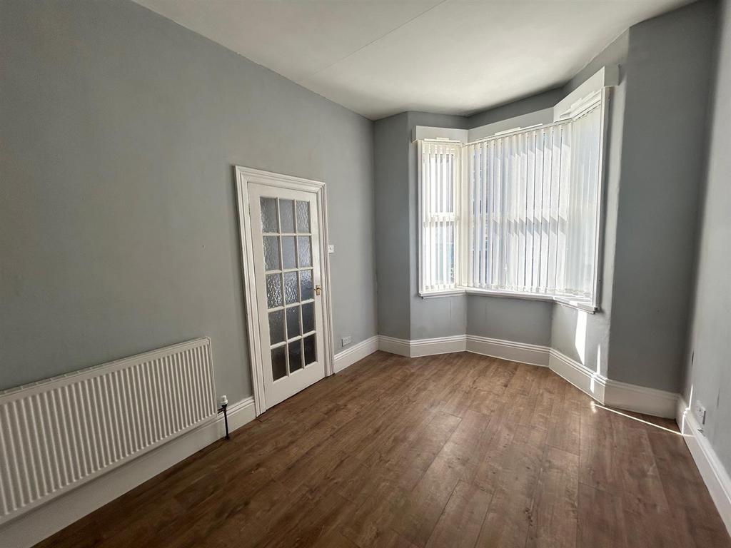 Lounge1.jpg