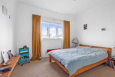 1 bedroom flat to rent, New Cross Road, London, SE14