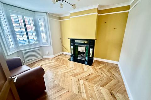 3 bedroom terraced house to rent, Kent Road, Old Town