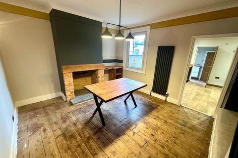 3 bedroom terraced house to rent, Kent Road, Old Town