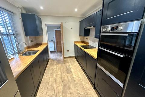 3 bedroom terraced house to rent, Kent Road, Old Town