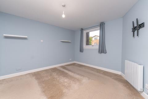 2 bedroom flat to rent, North Werber Park, Craigleith, Edinburgh, EH4