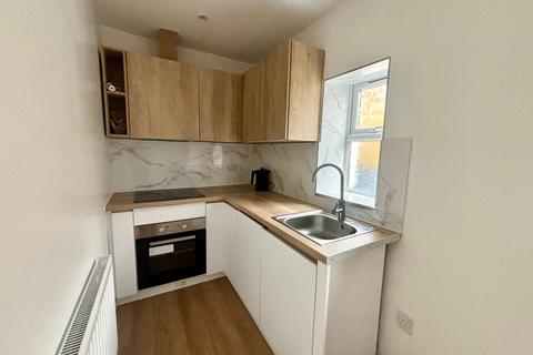 3 bedroom terraced house to rent, Marian Street, Tonypandy, CF40