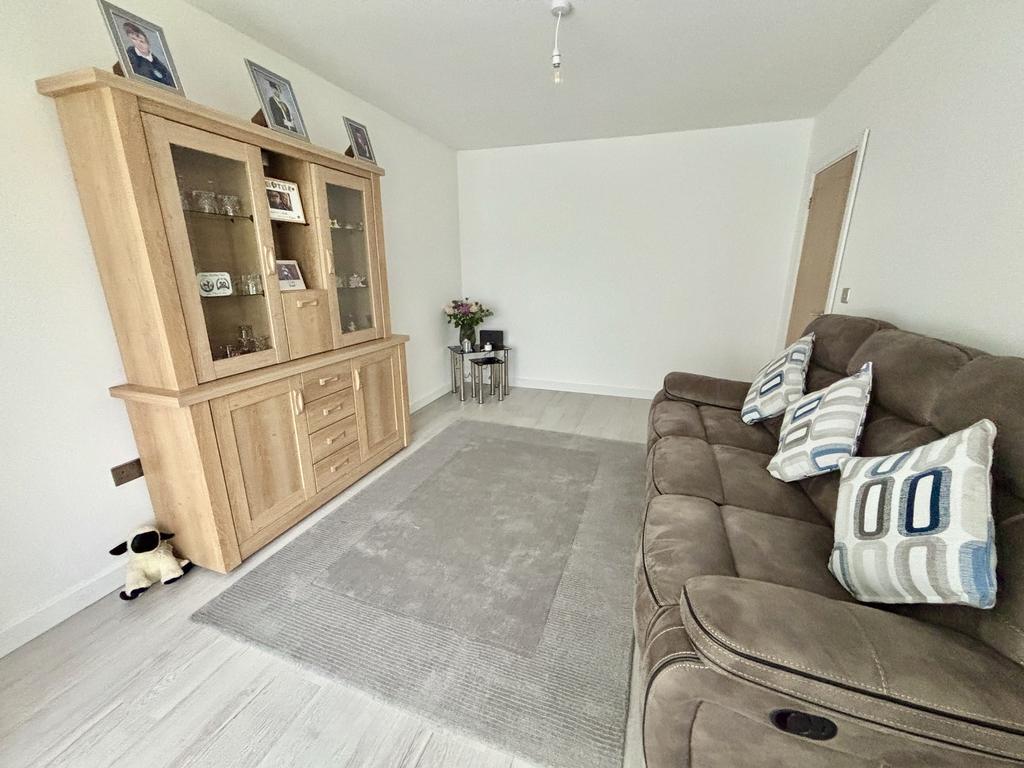 Bedroom 3 / Reception 2