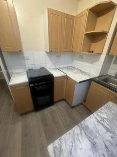 2 bedroom flat to rent, Flaxman Road, London SE5