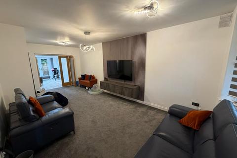 3 bedroom semi-detached house for sale, Leicester LE5