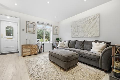 1 bedroom maisonette for sale, Devereux Road, Grays RM16
