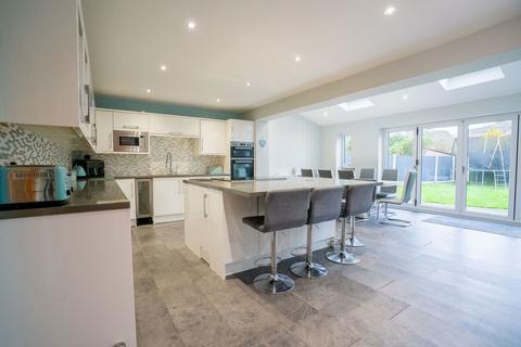 4 bedroom detached house for sale, Clarence Avenue, Farnworth
