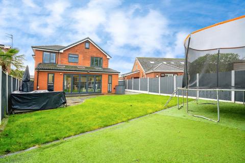 4 bedroom detached house for sale, Clarence Avenue, Farnworth