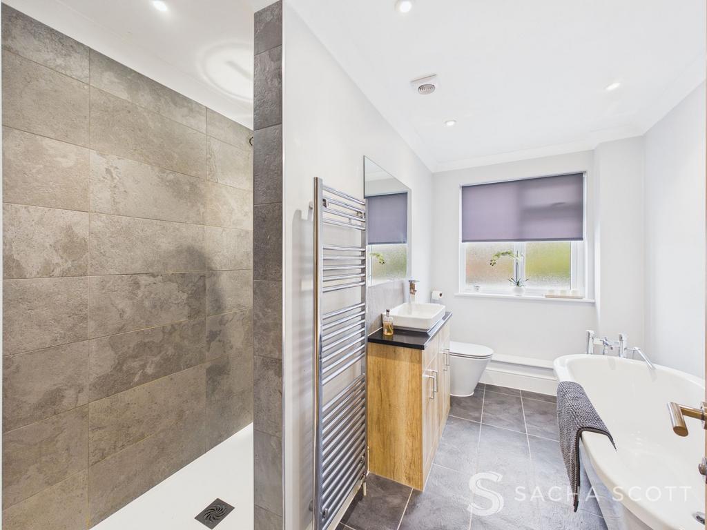Primary En-Suite