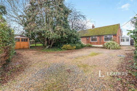 3 bedroom bungalow to rent, Long Road, NR33