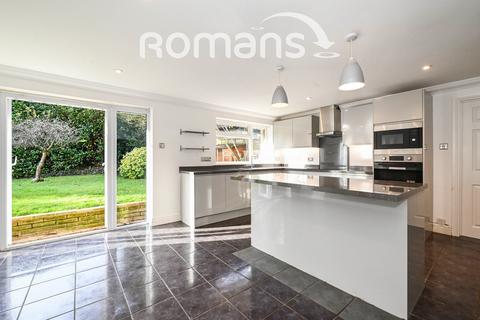 5 bedroom terraced house to rent, Popeswood Road, Binfield, Bracknell, RG42