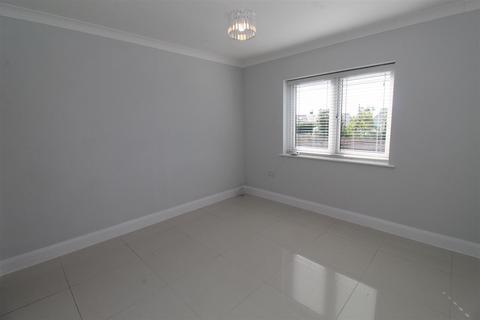 2 bedroom flat to rent, Bronllwyn, Pentyrch CF15