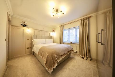 undefined, Farrier Close, Kingswood, Hull