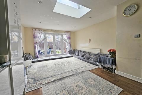 2 bedroom terraced house for sale, Chester Road,  London, E16