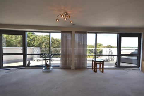 1 bedroom penthouse for sale, Kings Place, Fleet GU51
