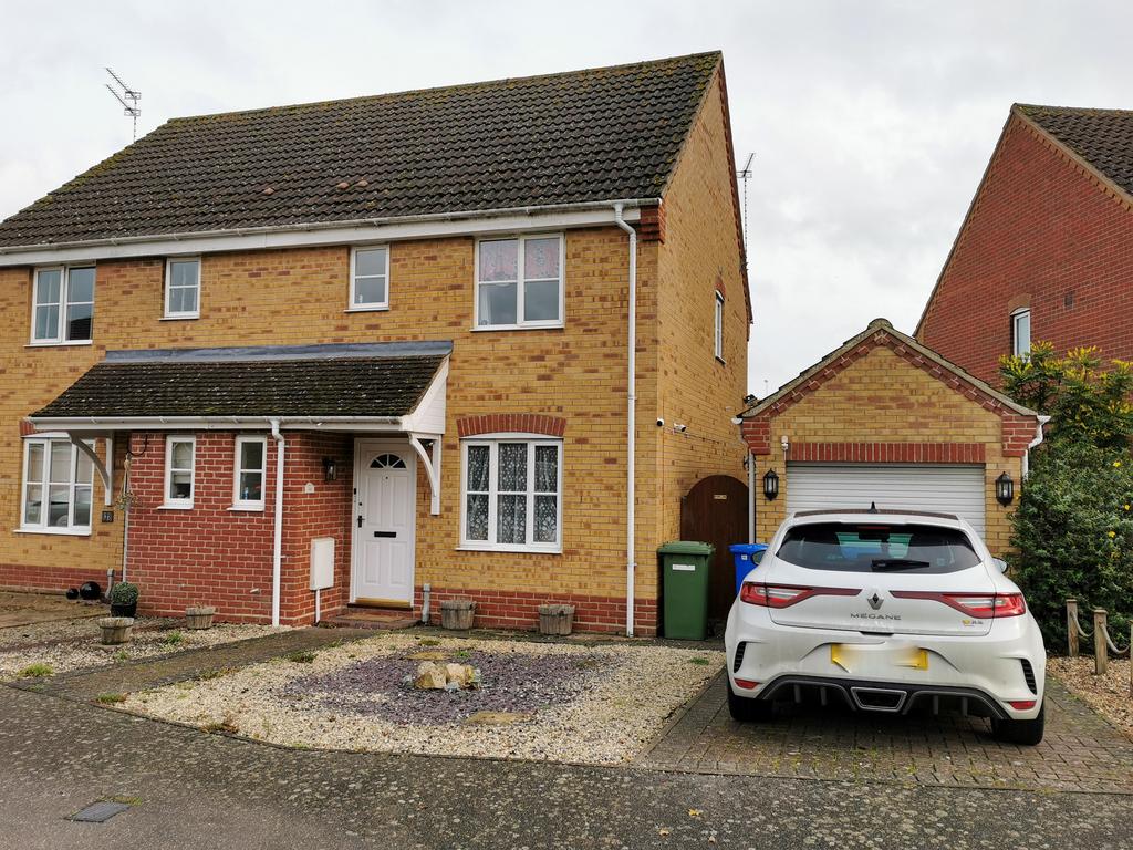 Three Bedroom Semi-Detached Property to Rent in W