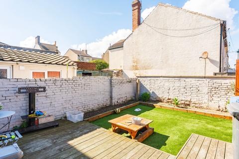 2 bedroom end of terrace house for sale, Trafalgar Street, Lowestoft