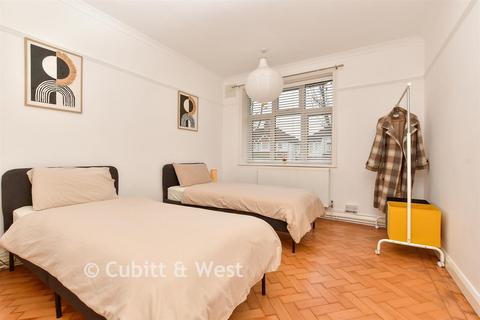 2 bedroom ground floor flat for sale, Carshalton Road, Sutton, Surrey