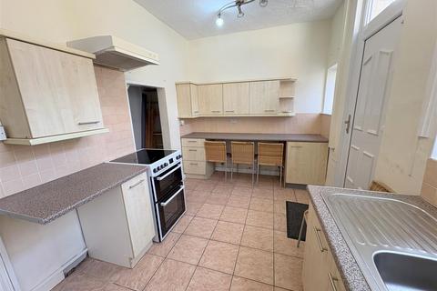2 bedroom terraced house to rent, Derwent Street, Darlington