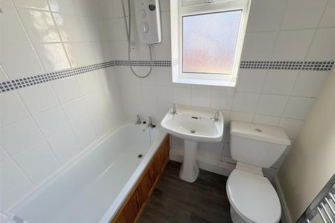 2 bedroom terraced house to rent, Derwent Street, Darlington