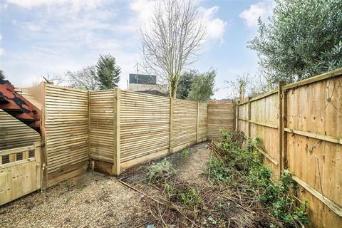 2 bedroom flat for sale, Thorncliffe Road, London SW2