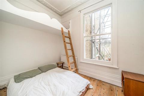 2 bedroom flat for sale, Thorncliffe Road, London SW2