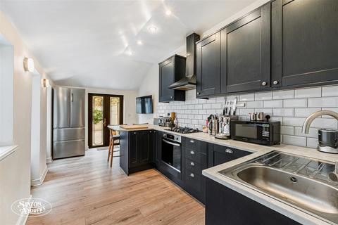 3 bedroom terraced house for sale, Elthorne Park Road, Hanwell