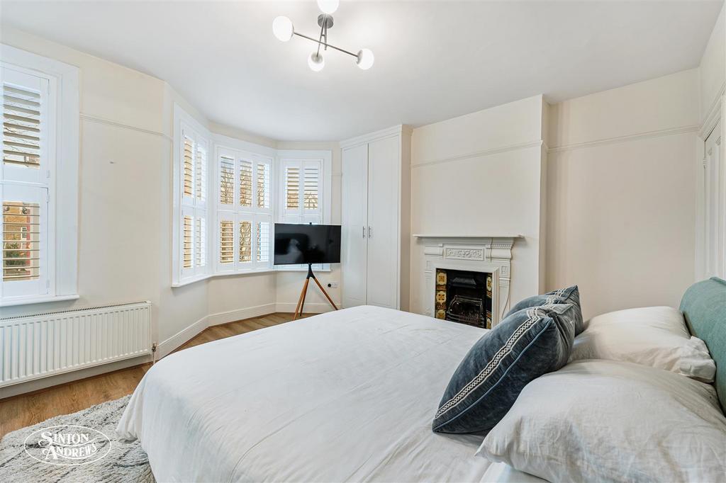 76 Elthorne Park Road-10.jpg