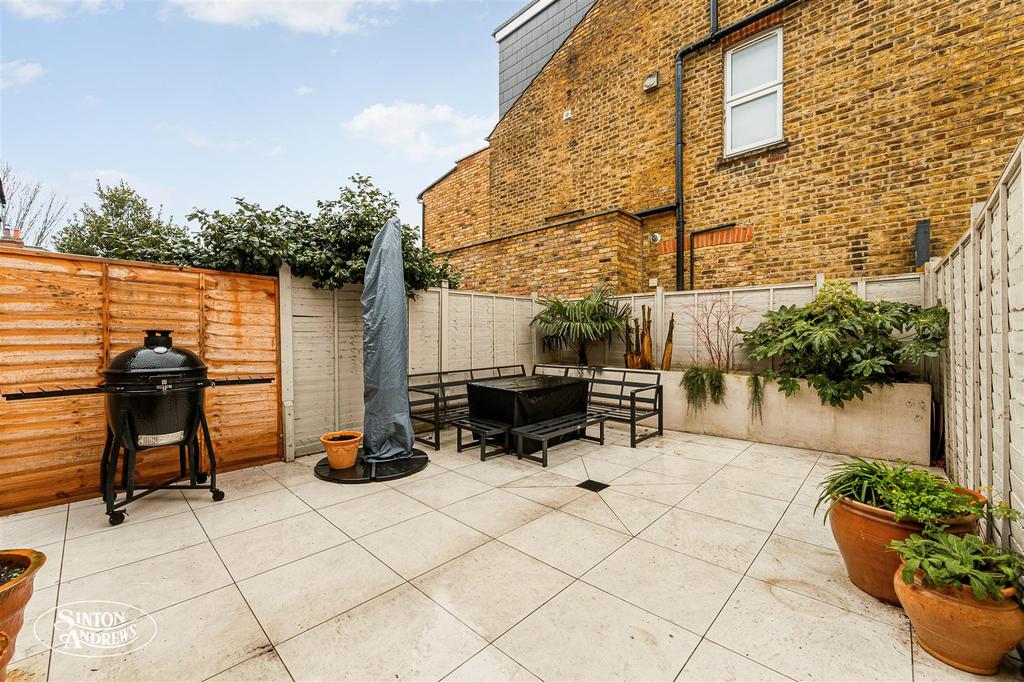 76 Elthorne Park Road-8.jpg
