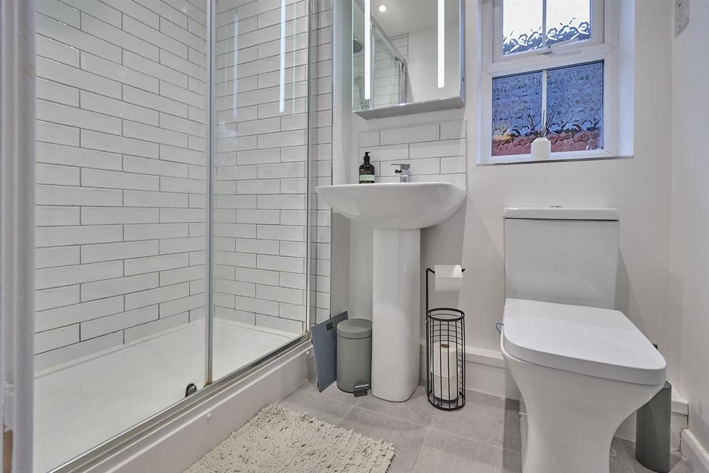Refitted ensuite shower room