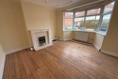 4 bedroom semi-detached house to rent, 1 Blockley Road, North Wembley