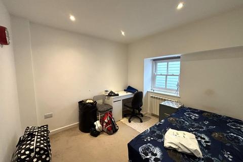 2 bedroom house to rent, The Moor, Falmouth