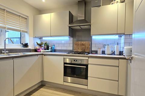 2 bedroom semi-detached house for sale, Kings Place, West End, Woking, Surrey, GU24