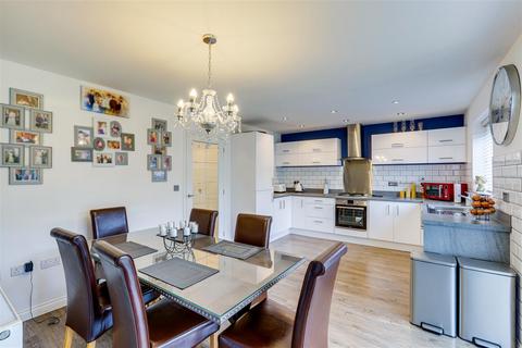 4 bedroom detached house for sale, Airfield Way, Hucknall NG15