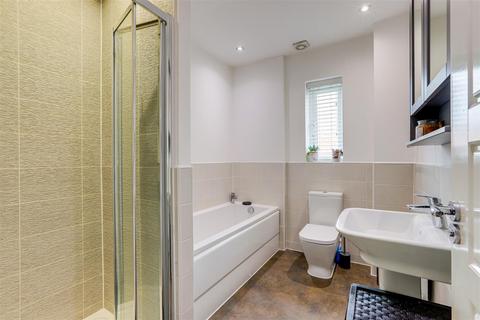 4 bedroom detached house for sale, Airfield Way, Hucknall NG15