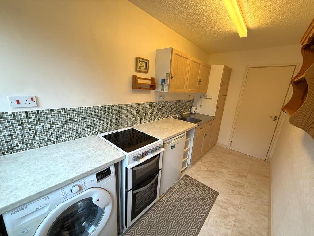 Kitchen 1.jpeg
