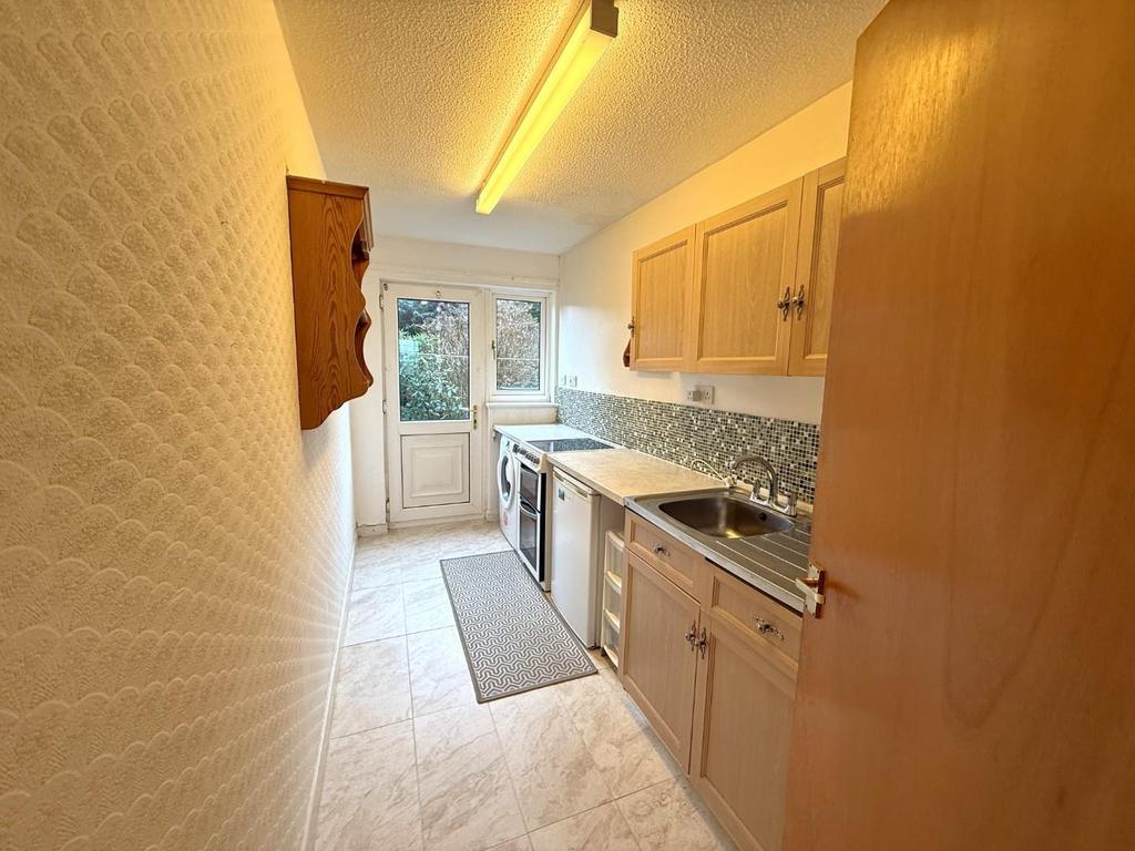 Kitchen 2.jpeg