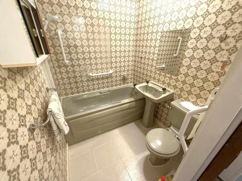 Bathroom.jpeg