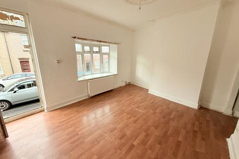 2 bedroom terraced house to rent, Fullerton Place, Gateshead NE9