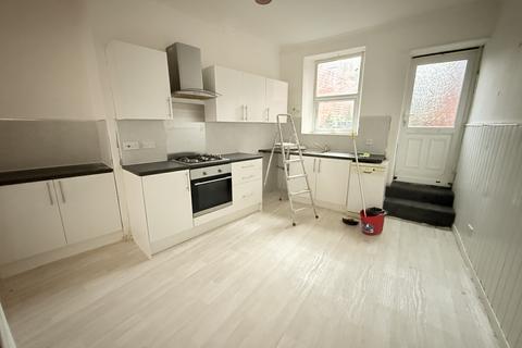 2 bedroom terraced house to rent, Fullerton Place, Gateshead NE9