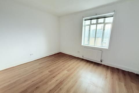 2 bedroom terraced house to rent, Fullerton Place, Gateshead NE9