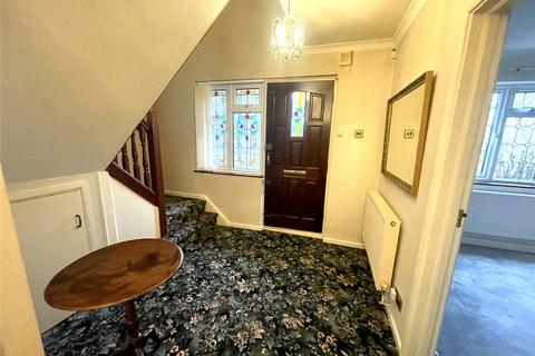 3 bedroom semi-detached house for sale, Holly Tree Gardens, Rayleigh, Essex, SS6