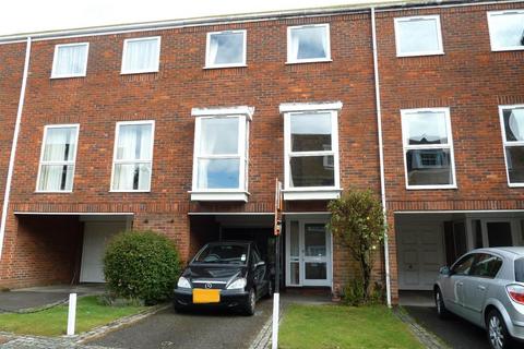 3 bedroom terraced house to rent, New Street, Poole