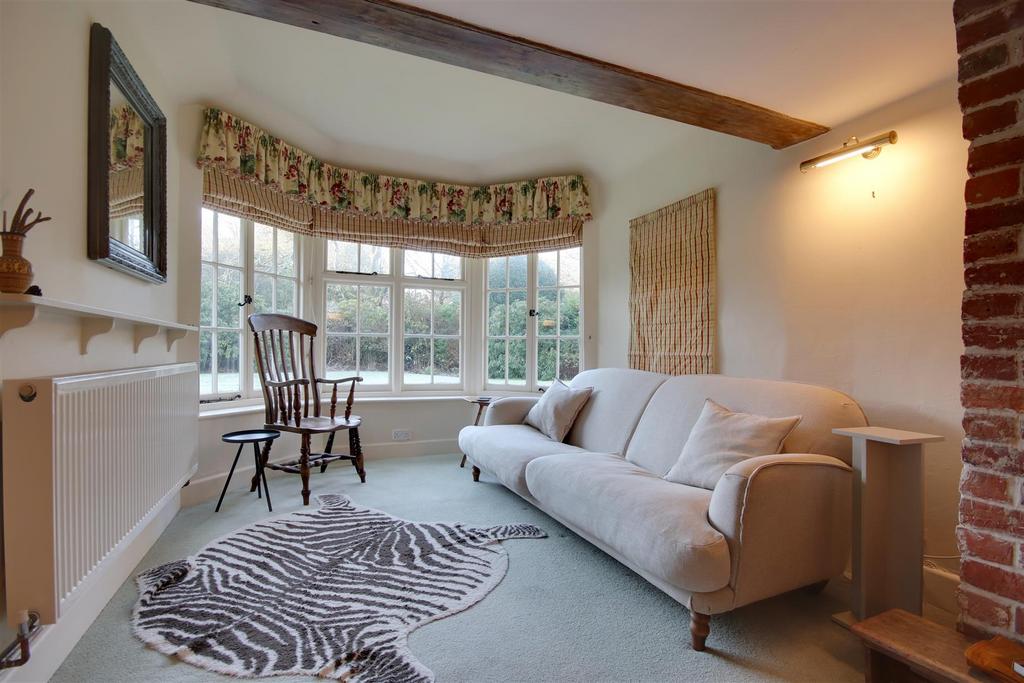 Living room 2.jpg