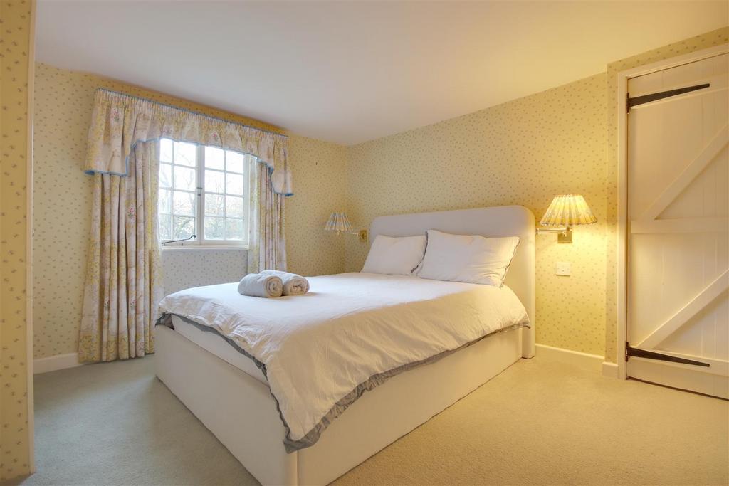 Bedroom 4.jpg