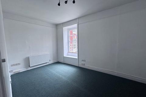 Retail property (high street) to rent, 4 St. Thomas's Sq Salisbury SP1 1BA